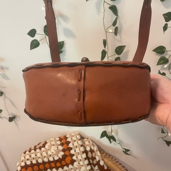 Vintage Tooled Floral Braided Leather Crossbody Bag - Picture 9 of 10